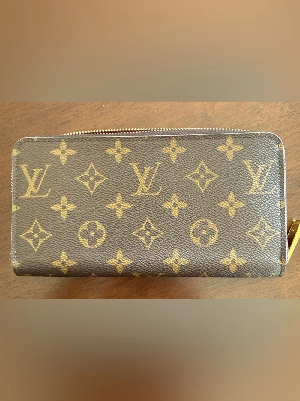 LOUIS VUITTON Zippy Wallet Monogram Canvas Large Brown Red Interior EUC 💃🌺